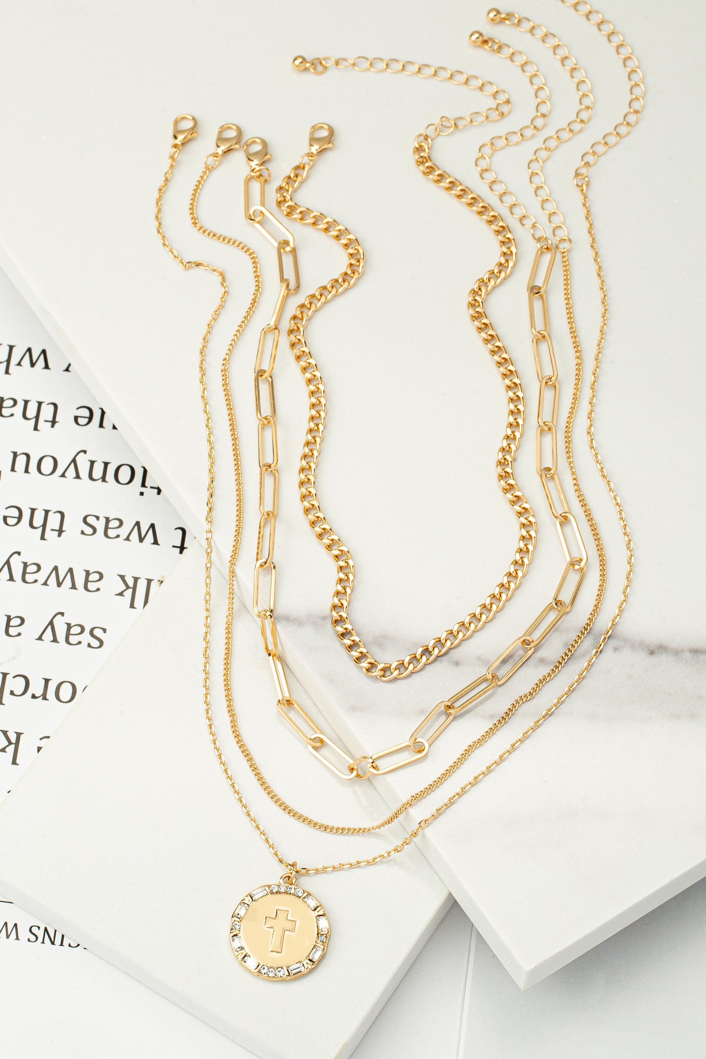 The Jennifer chain necklaces