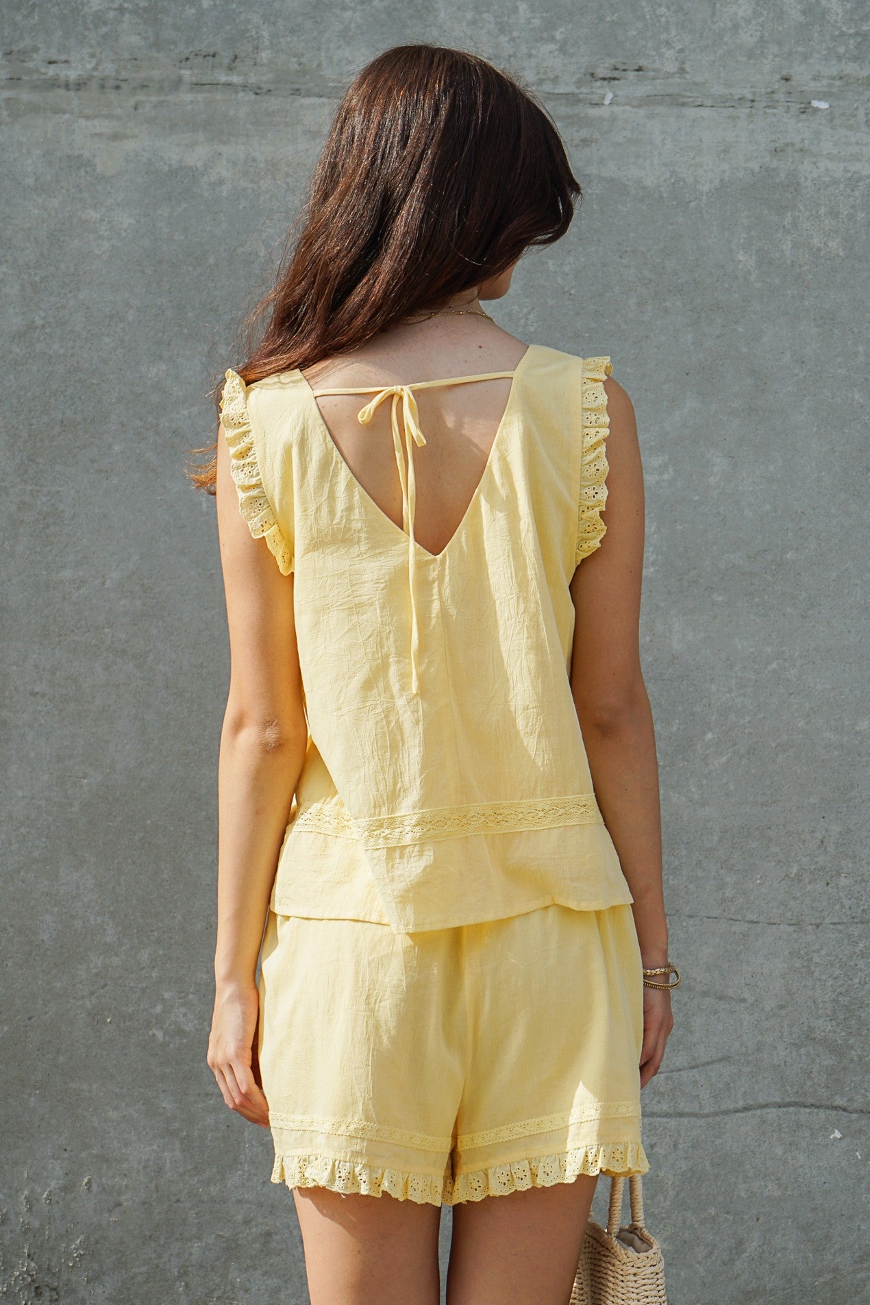 LEMOM Eyelet Ruffle Trim V-neck Tank