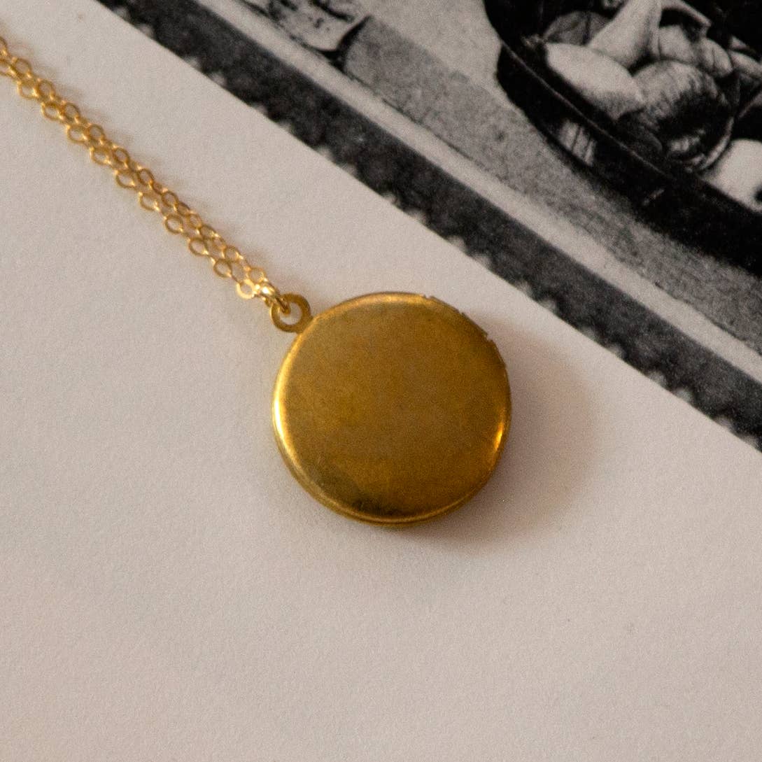 Vintage Large Round Locket Necklace (Simple)