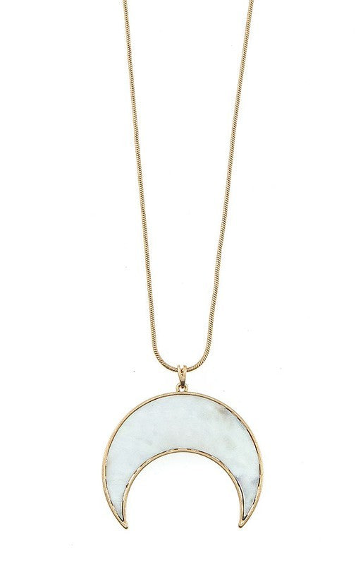White Pendant Shell Necklace