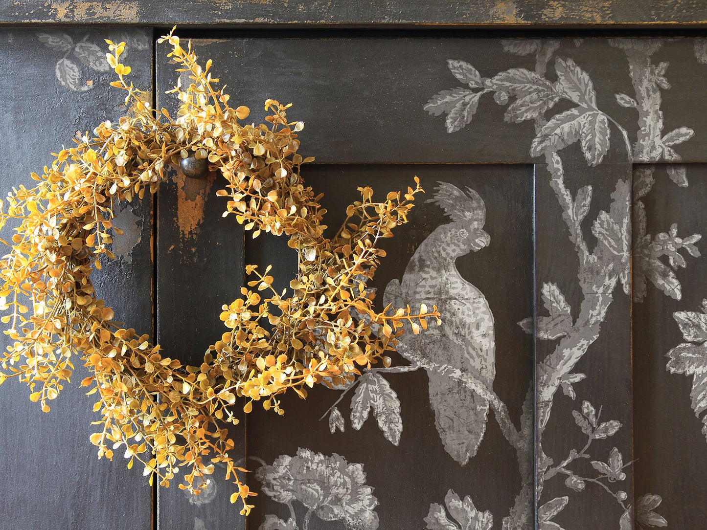 Grisaille Toile Paint Inlays