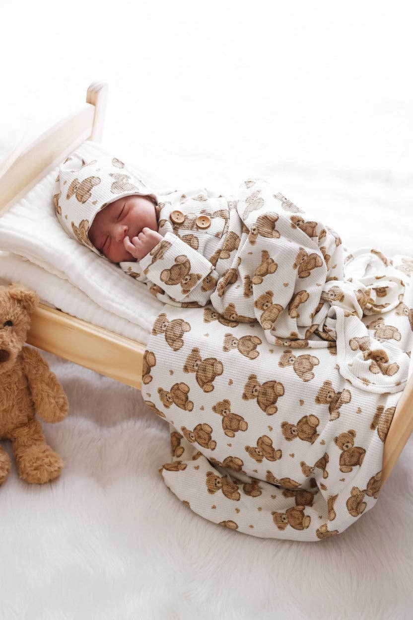 Bamboo Waffle Newborn Baby Knot Gown & Hat Set | Beary Sweet