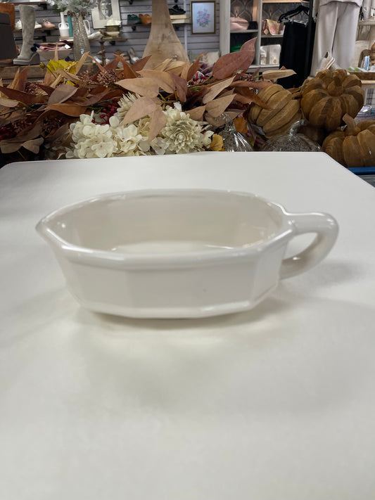 Pfaltzgraff Heritage White Gravy Boat