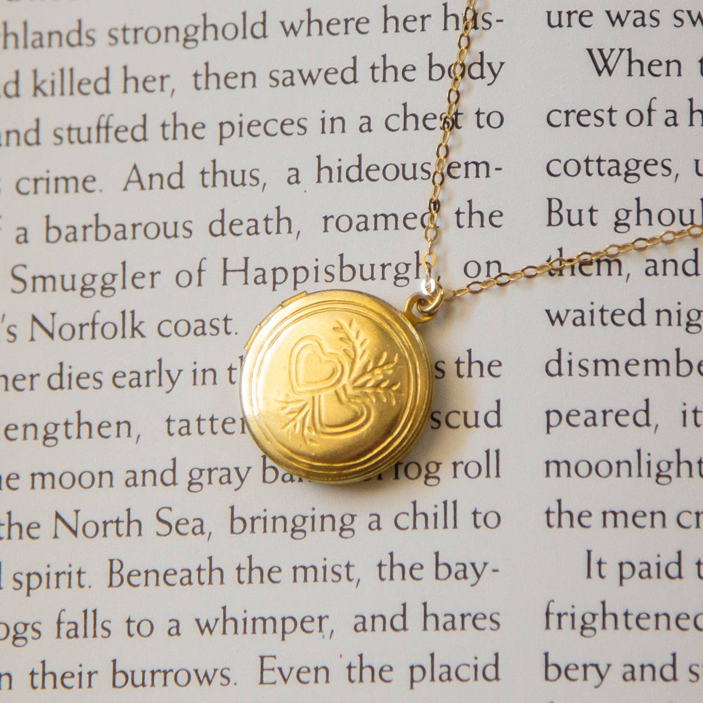 Vintage Large Round Locket Necklace (Hearts)