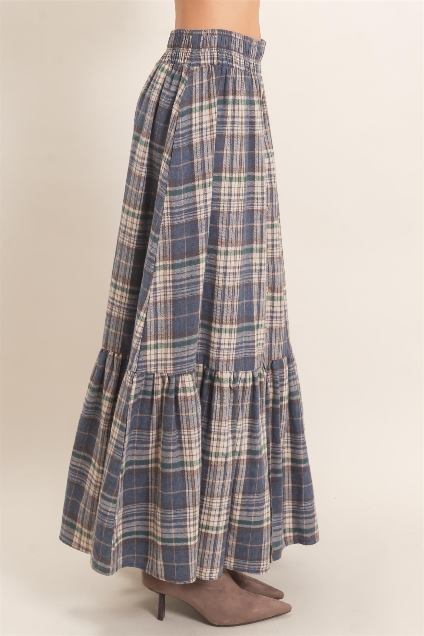 Stars Hallow Plaid Button Skirt in <ulitple (Small to Large)