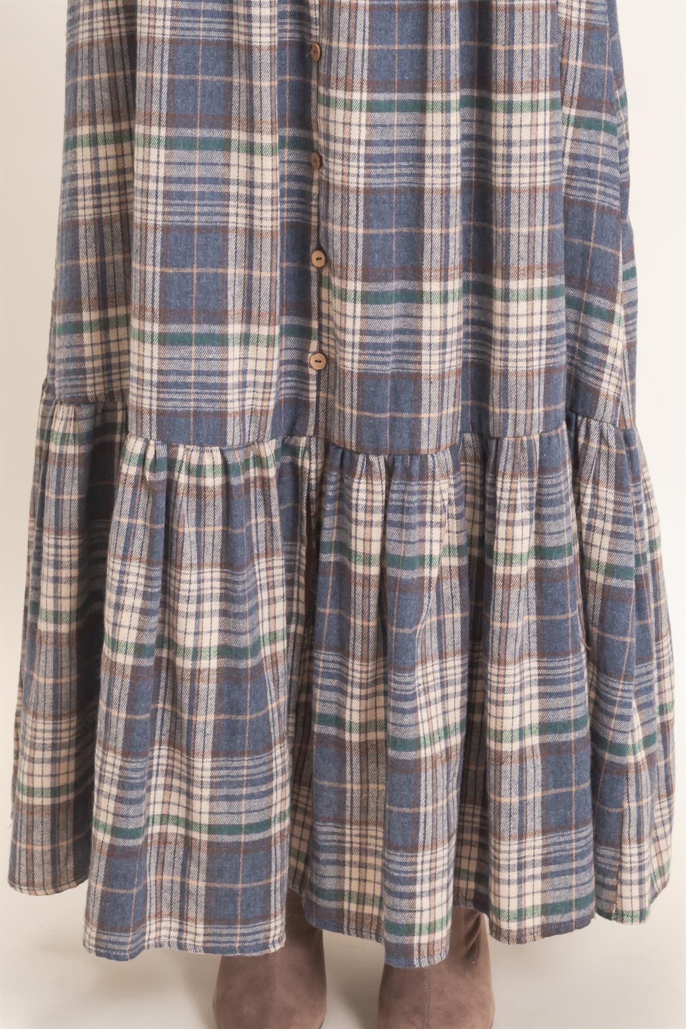 Stars Hallow Plaid Button Skirt in <ulitple (Small to Large)