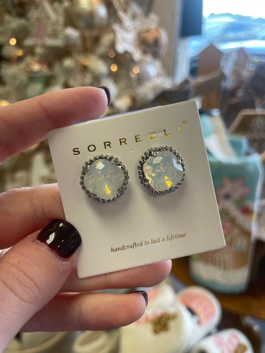 Sorrelli Cushion Solitaire Stud Earring (White Opal)