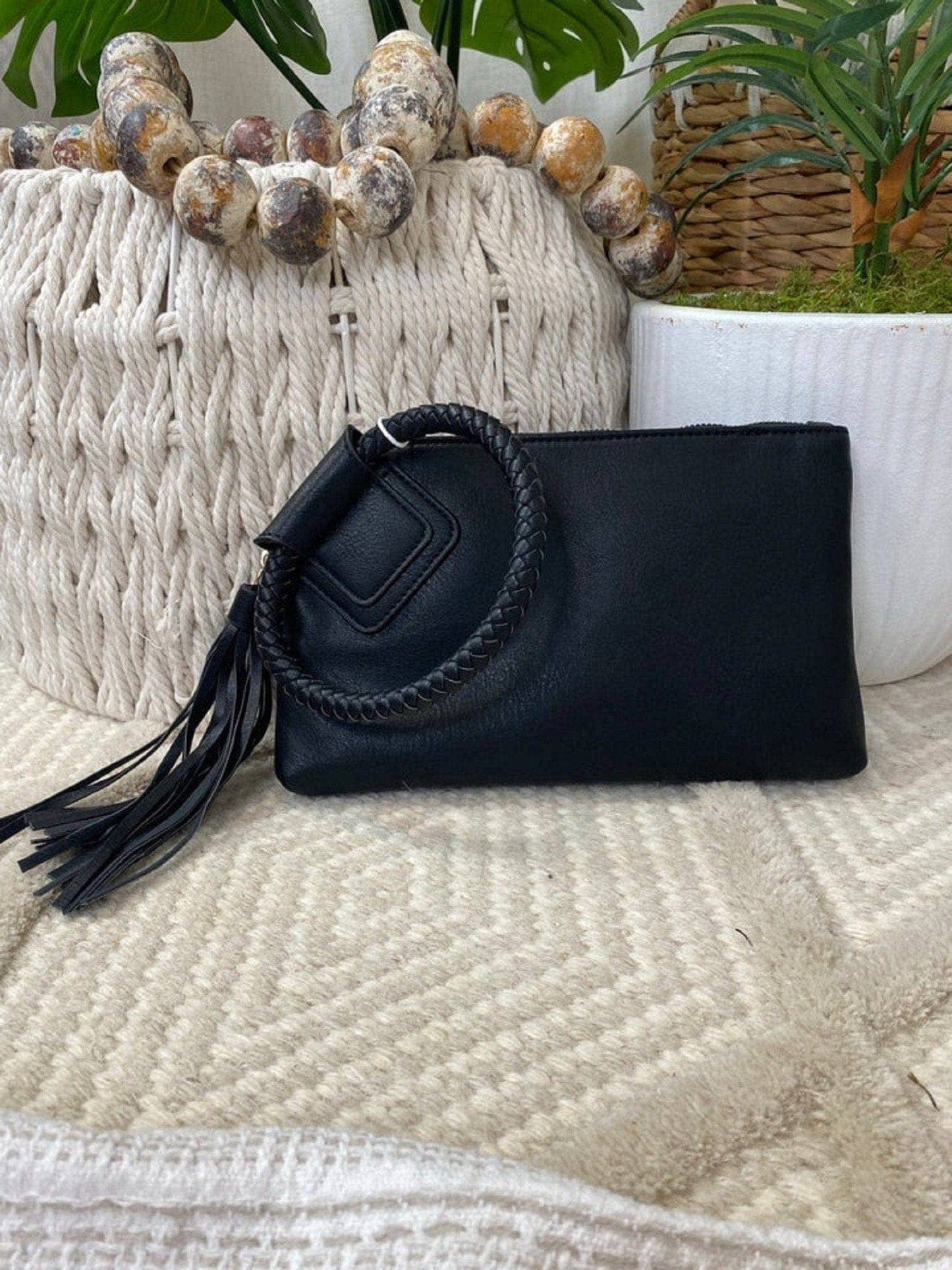 JYM0346 Soft Vegan Leather Wristlet/Clutch