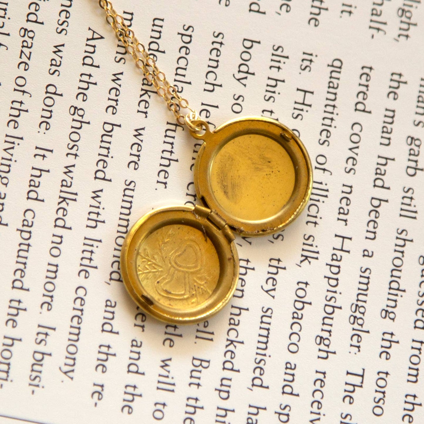 Vintage Large Round Locket Necklace (Hearts)