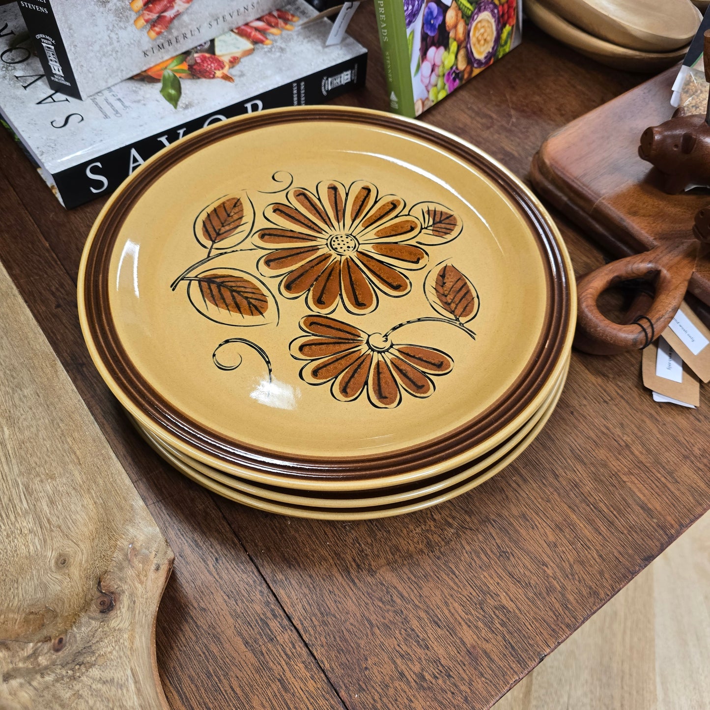 Vintage Brown Daisy Stoneware Plate