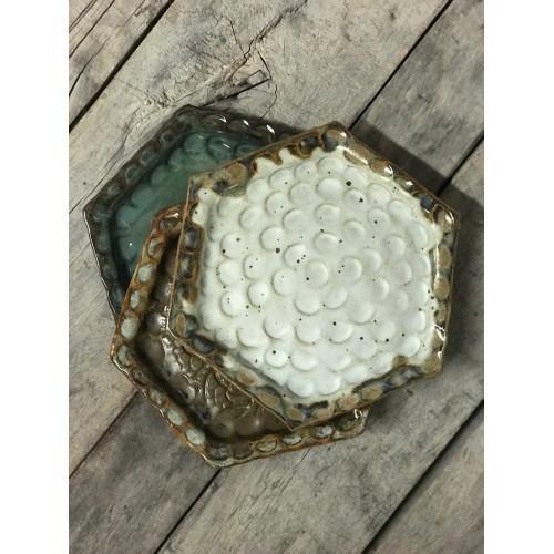 Fingerprint Pottery Hexagon Dish (Ivory Linen)